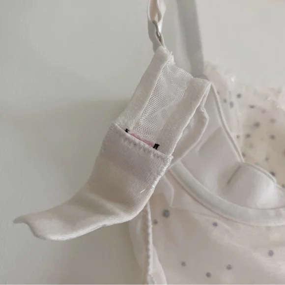 Victoria’s Secret Very Sexy embellished white lace teddy rhinestones — Small